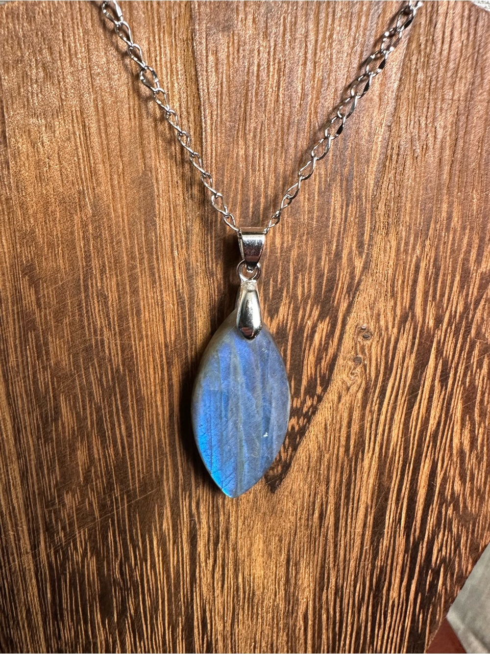 Blue Labradorite Marquise Shaped Pendant Necklace on Stainless Steel Chain - Picture 14 of 16